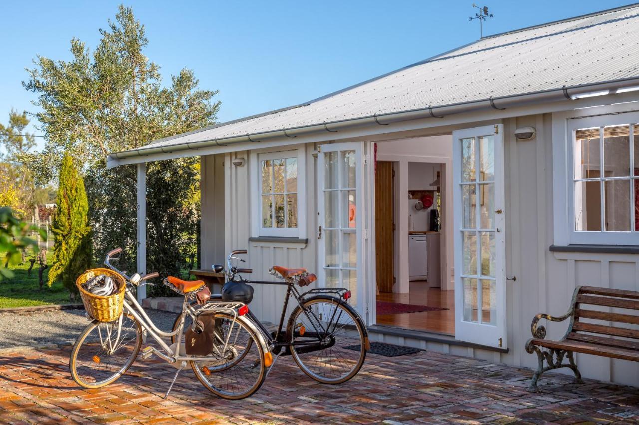 The Wine Shed Villa Martinborough Buitenkant foto